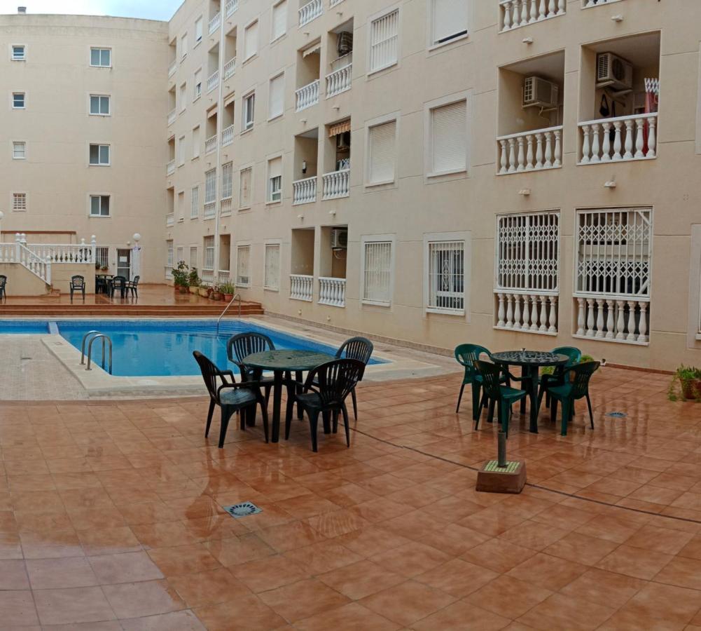estudio wifi baño 1 sofá cama doble piscina playa 100mts Torrevieja Esterno foto